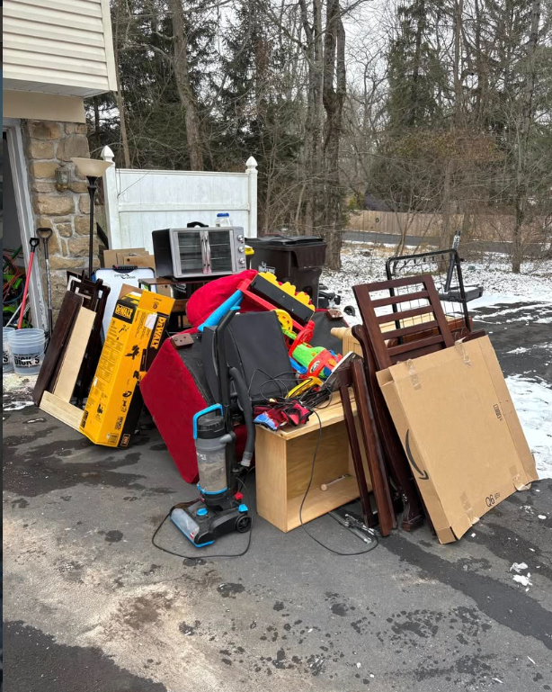 Kings Park Junk Removal driveway junk smithtown